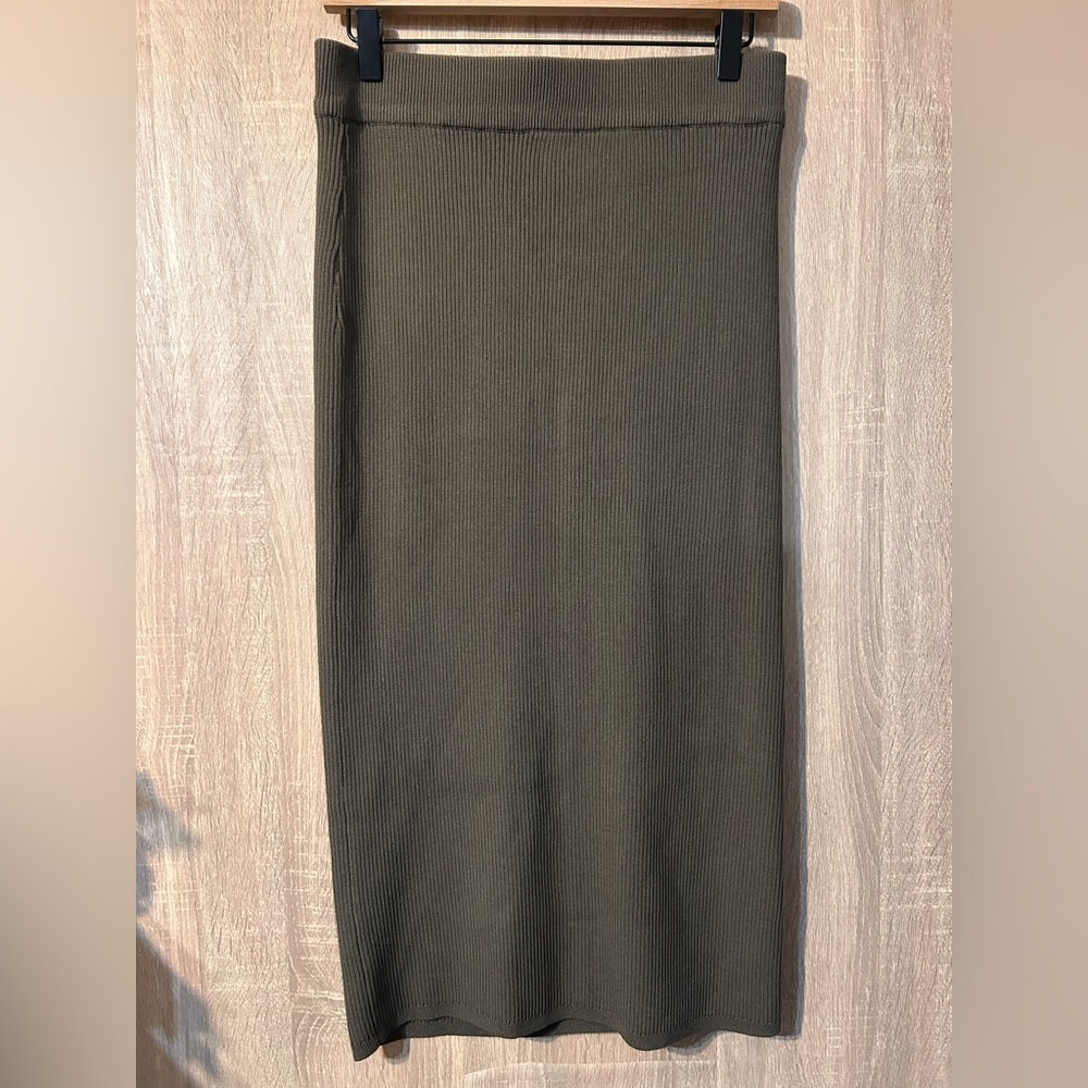Frank and Oak Olive Green Ribbed Midi Skirt Size Large